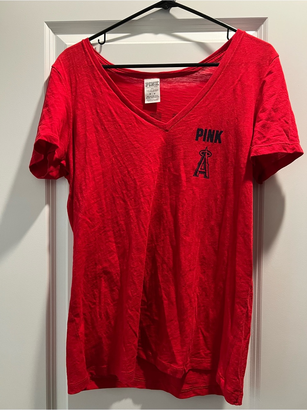Victoria’s Secret Pink Los Angeles Angels of Anaheim V Neck Tee Size Medium